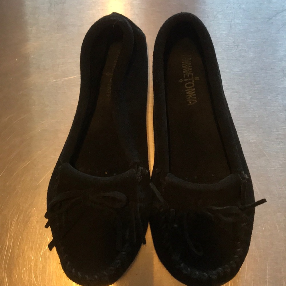 Minnetonka Black Moccasins Women’s Sz 7